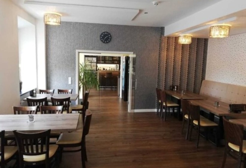 Caesaro Hotel & Pizzeria   20 Jahre Familienunternehmen