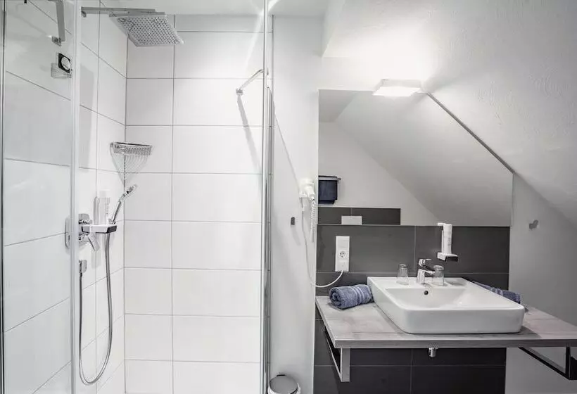 Caesaro Hotel & Pizzeria   20 Jahre Familienunternehmen