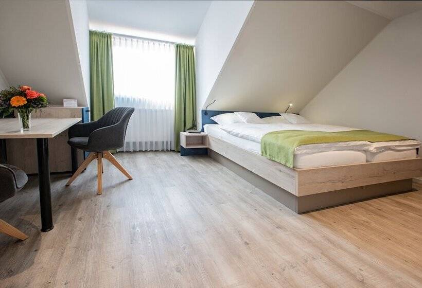 Caesaro Hotel & Pizzeria   20 Jahre Familienunternehmen