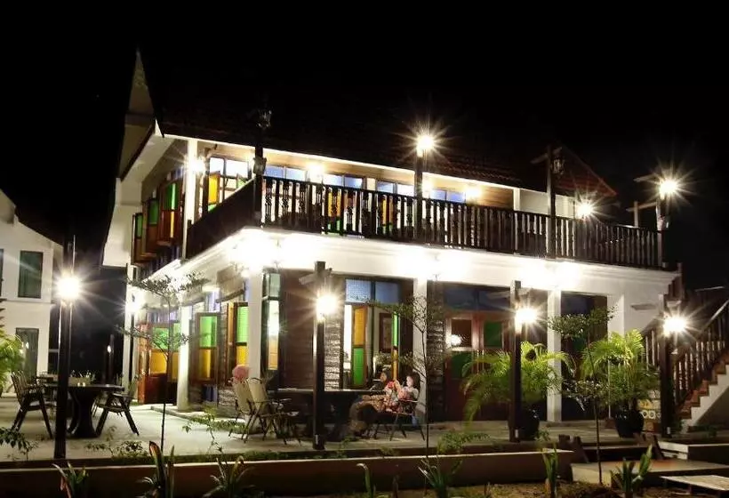 The Manor Beach Resort Besut