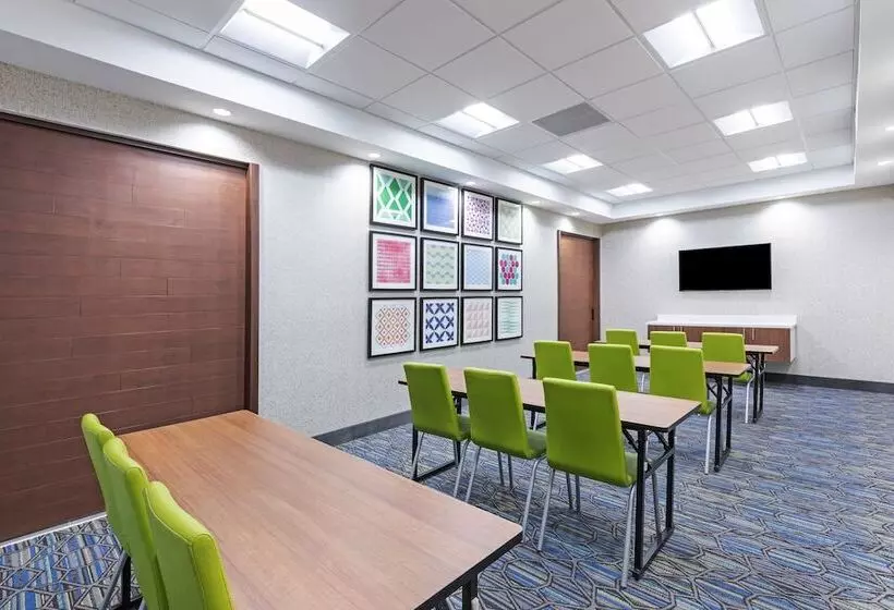 Hotelli Holiday Inn Express & Suites   Parsons, An Ihg