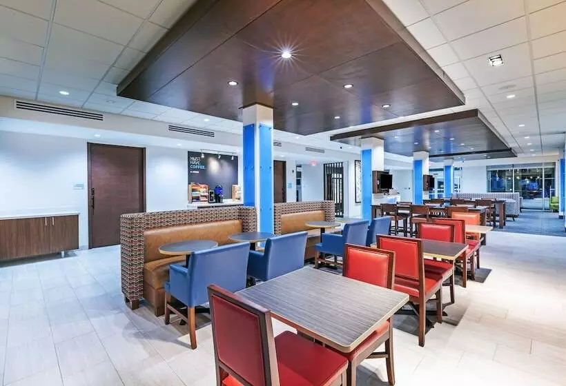 Hotelli Holiday Inn Express & Suites   Parsons, An Ihg