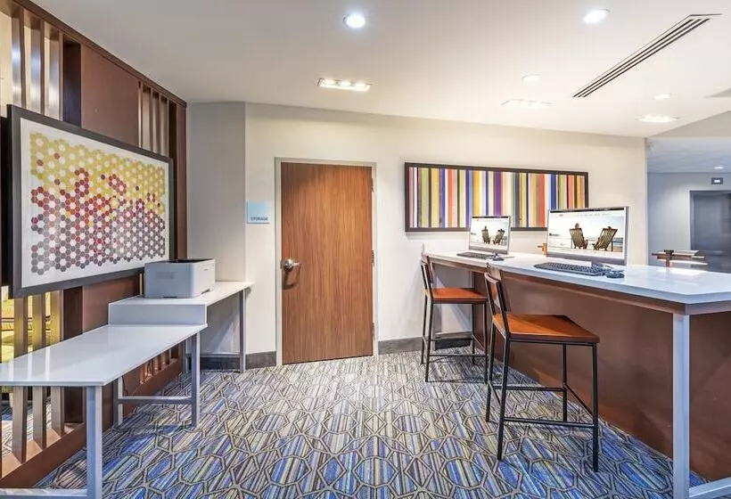 Hotelli Holiday Inn Express & Suites   Parsons, An Ihg