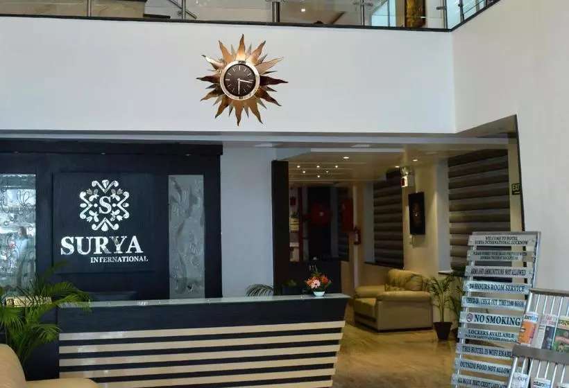 ホテル Surya International
