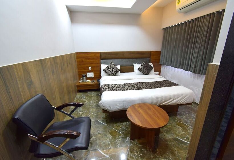 هتل The Lake Palace