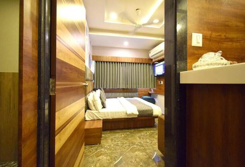 هتل The Lake Palace