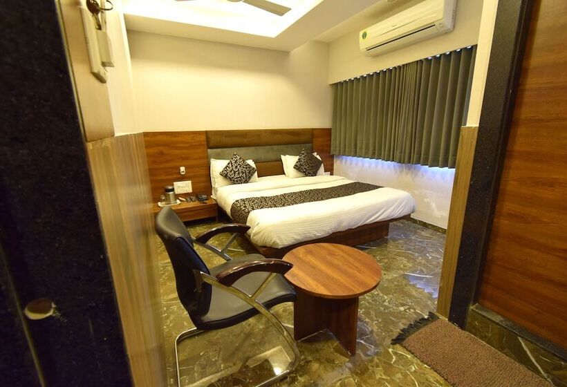 هتل The Lake Palace