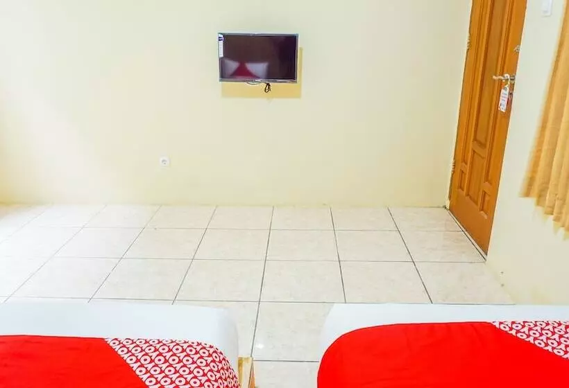 ホテル Wisma Alamanda Redpartner