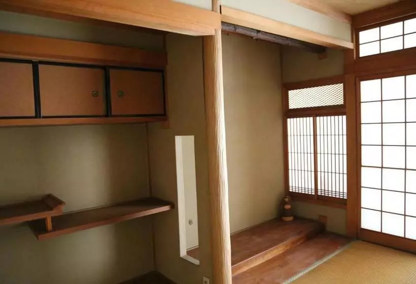 ユースホステル Perch Guest House