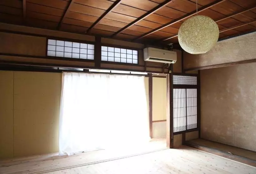 ユースホステル Perch Guest House