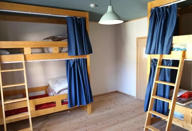 ユースホステル Perch Guest House