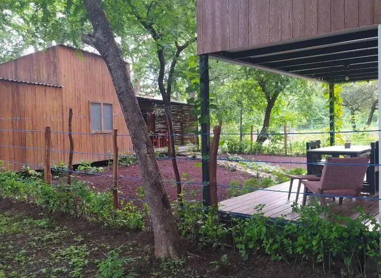 تختخواب و صبحانه Mola Mola Surf Popoyo