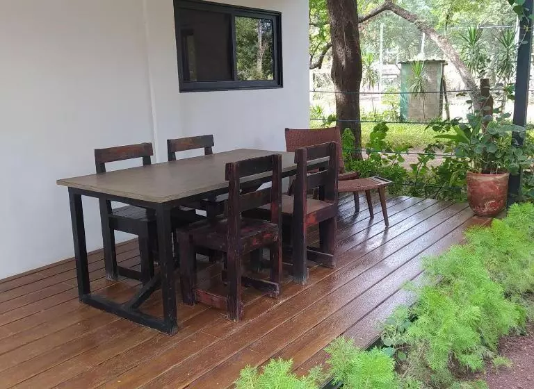 تختخواب و صبحانه Mola Mola Surf Popoyo