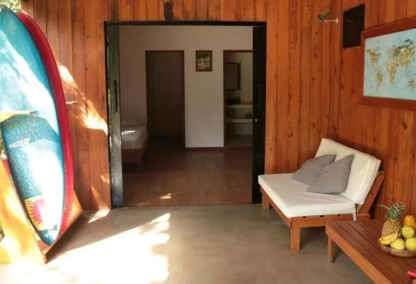 تختخواب و صبحانه Mola Mola Surf Popoyo