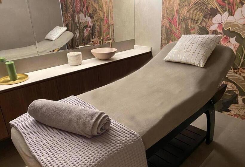 Paint It Black Hotel & Spa