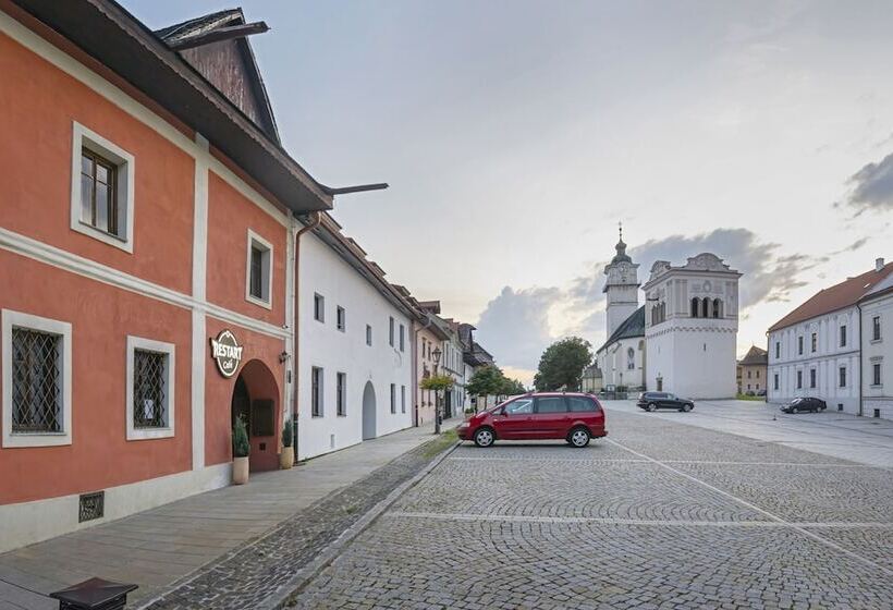 膳宿费 Restart House