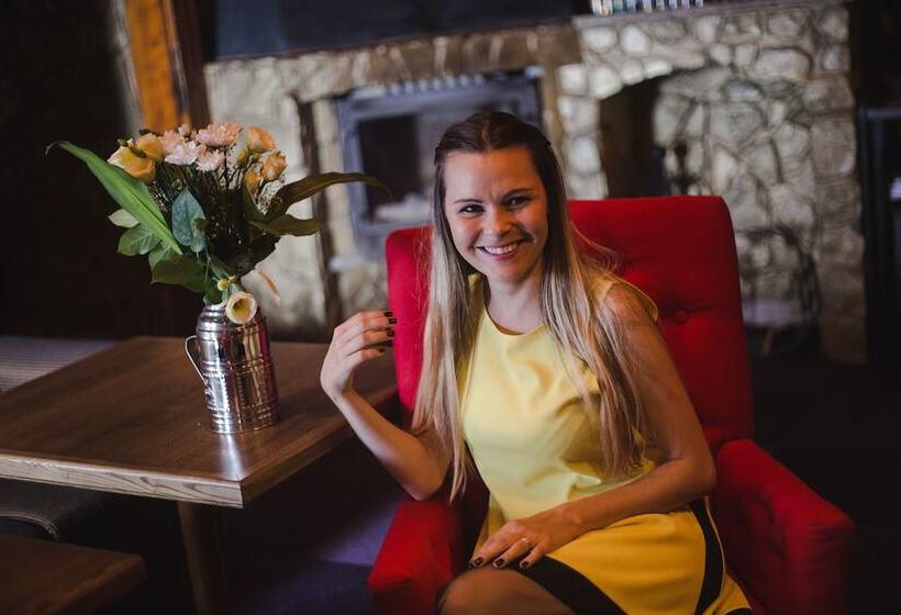 膳宿费 Restart House