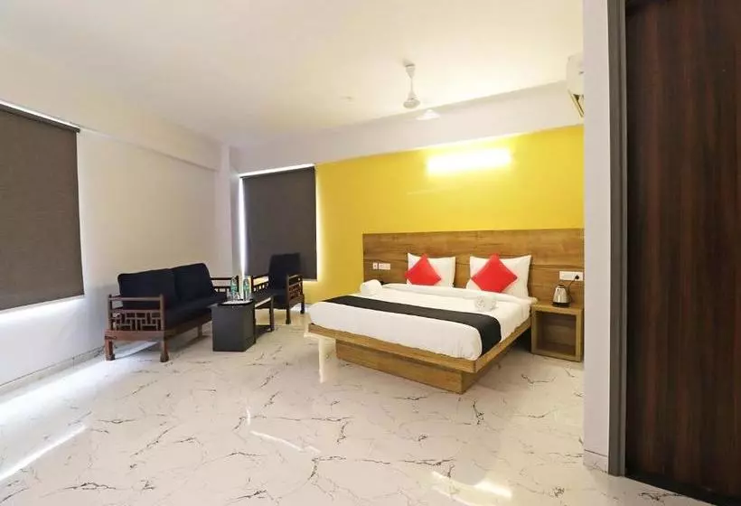 هتل Capital O 47534 Gazelle Inn