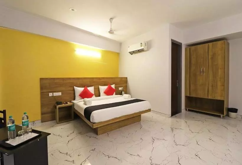 هتل Capital O 47534 Gazelle Inn