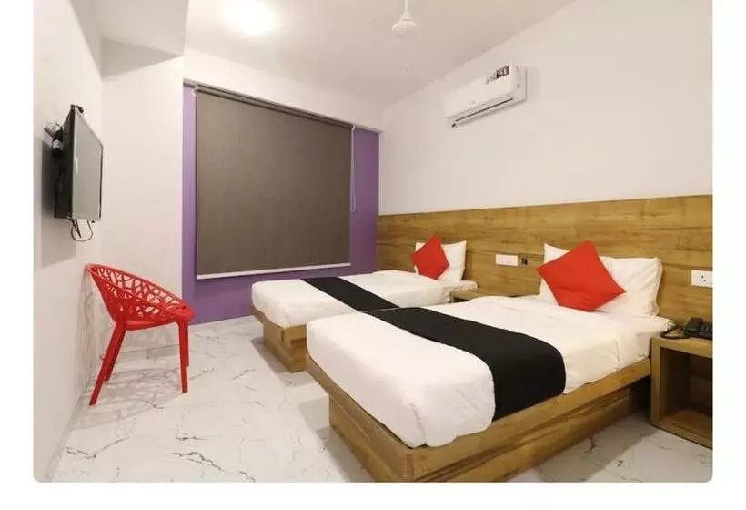 هتل Capital O 47534 Gazelle Inn
