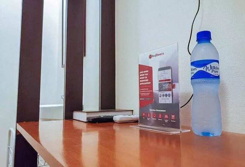 ホテル Reddoorz Near Kcc Mall Gensan