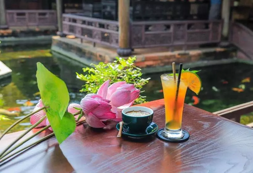 تختخواب و صبحانه Mandarin Homestay Hue