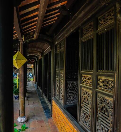 تختخواب و صبحانه Mandarin Homestay Hue