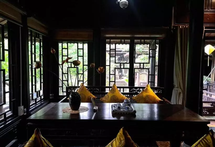 تختخواب و صبحانه Mandarin Homestay Hue