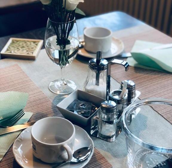 בית מלון כפרי Altstadt Wöllbacher Tor