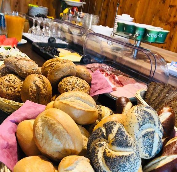 בית מלון כפרי Altstadt Wöllbacher Tor