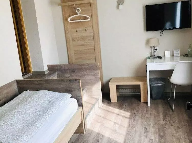 Hotelli Altstadt Wöllbacher Tor