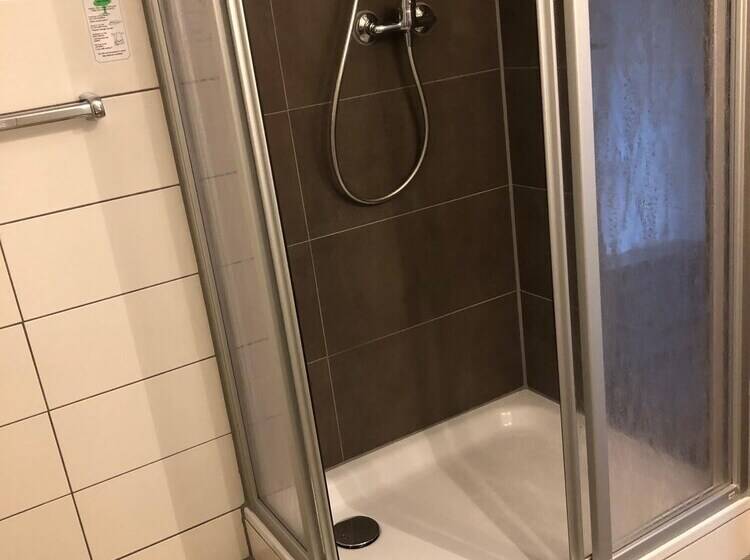 בית מלון כפרי Altstadt Wöllbacher Tor