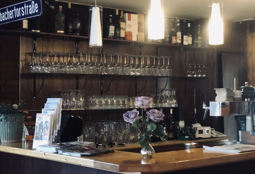 בית מלון כפרי Altstadt Wöllbacher Tor