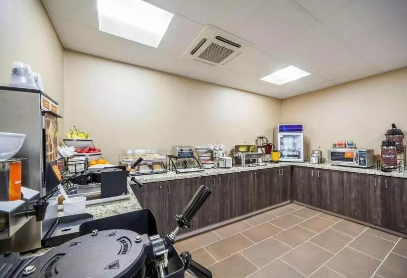 Hotelli Comfort Inn & Suites North Platte I80