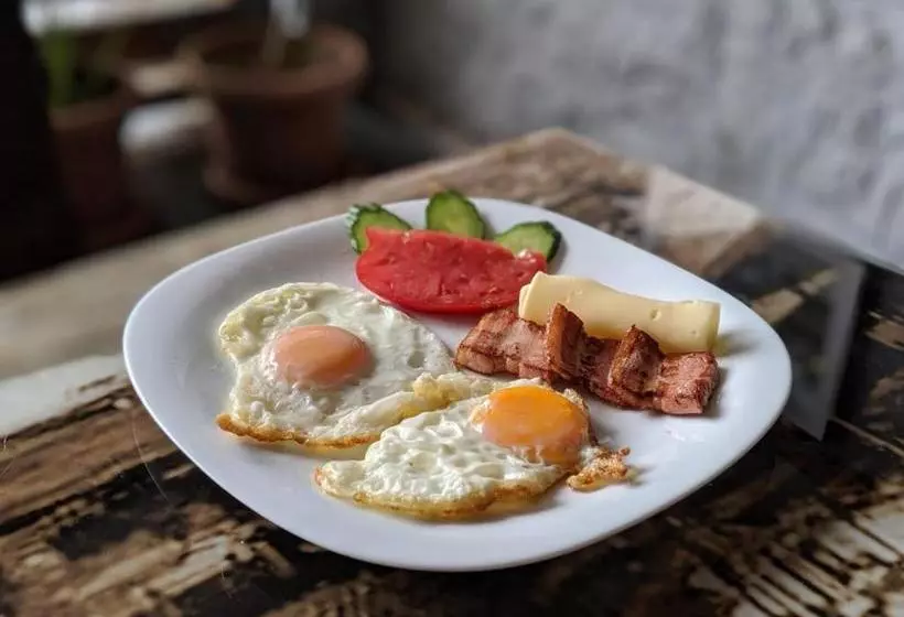 هتل Dionis Rooms & Apartments