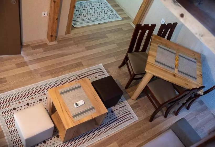 هتل Dionis Rooms & Apartments