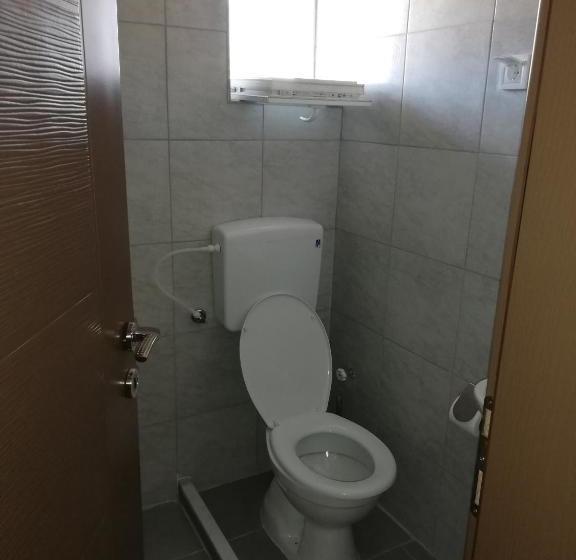 هتل Dionis Rooms & Apartments