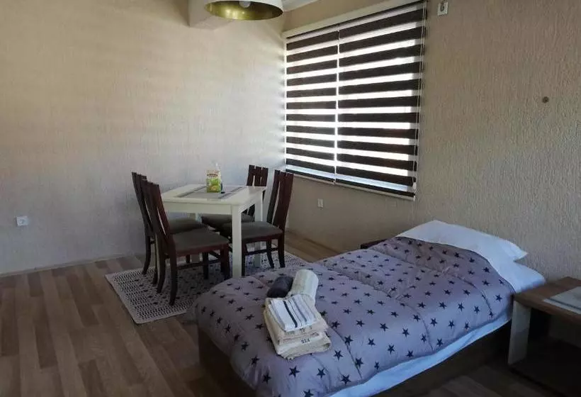 هتل Dionis Rooms & Apartments