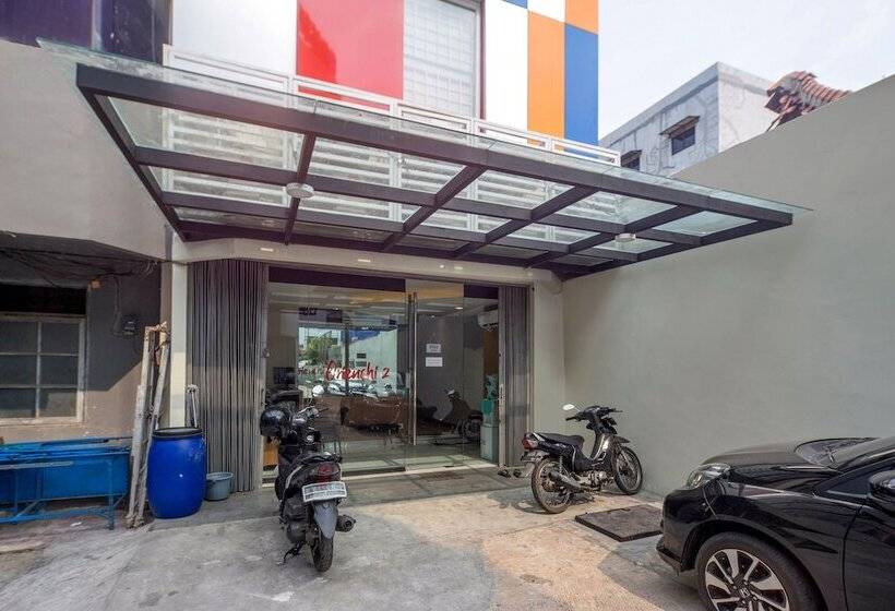 Hotel Oyo 1121 Orienchi 2