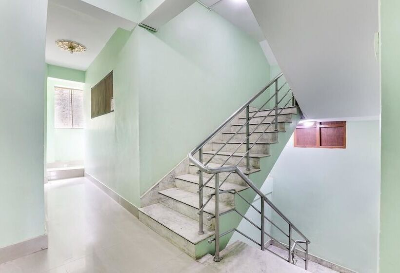 هتل Spot On 541 Apee Guest House