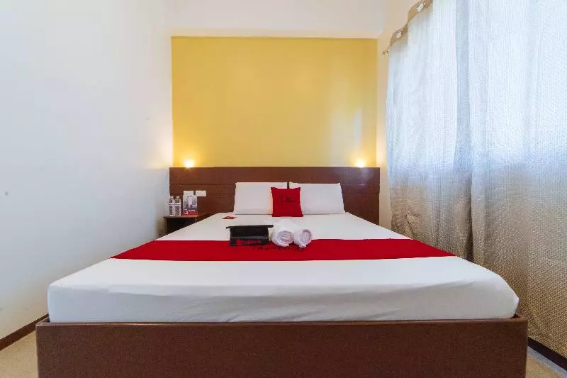 هتل Reddoorz Near Center Point Plaza Matina Davao