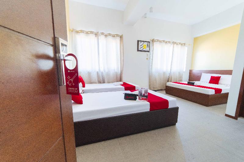 Отель Reddoorz Near Center Point Plaza Matina Davao