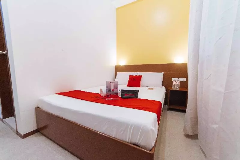 هتل Reddoorz Near Center Point Plaza Matina Davao