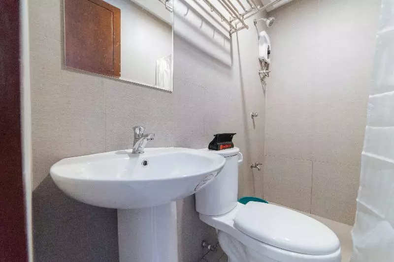 هتل Reddoorz Near Center Point Plaza Matina Davao