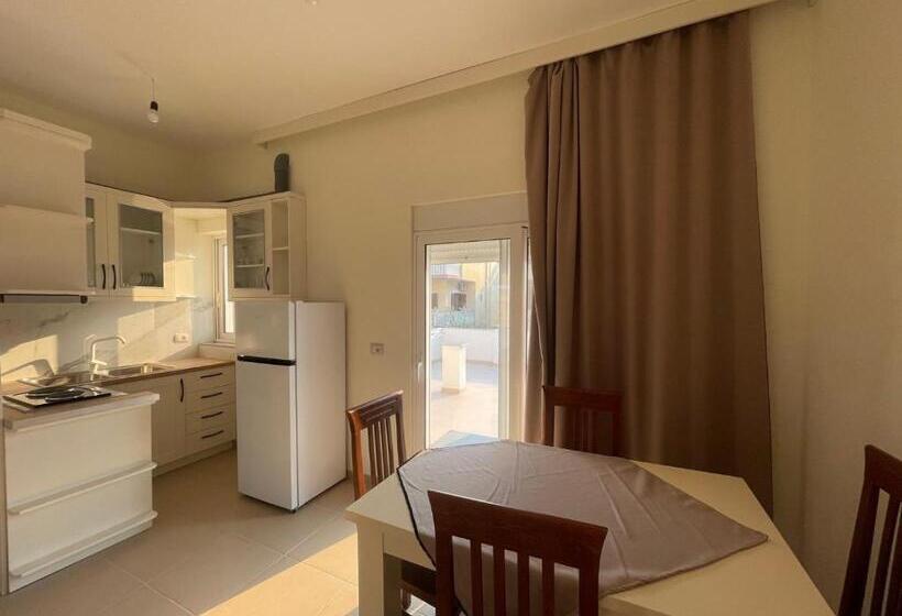 בית מלון כפרי Villa Melodia Xhek