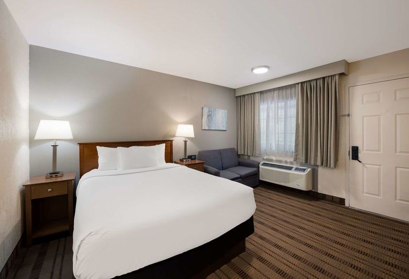 Отель SureStay Plus by Best Western Woodbury Inn