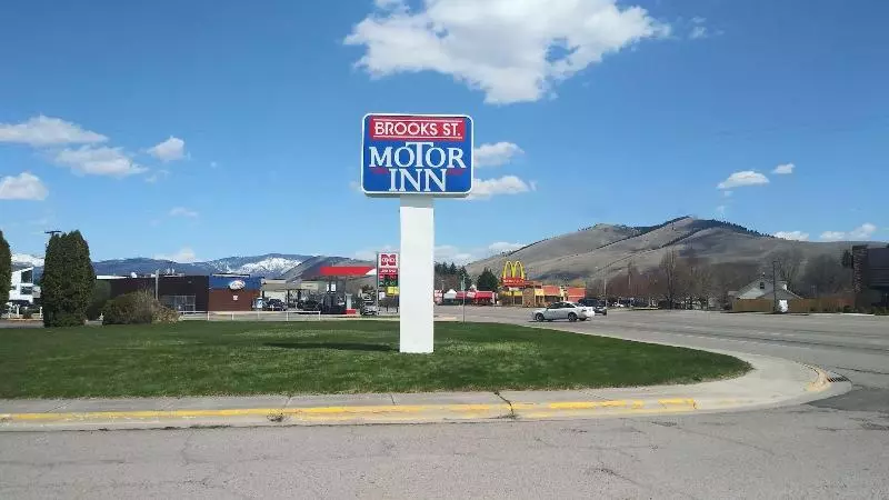 ホテル Brooks St. Motor Inn