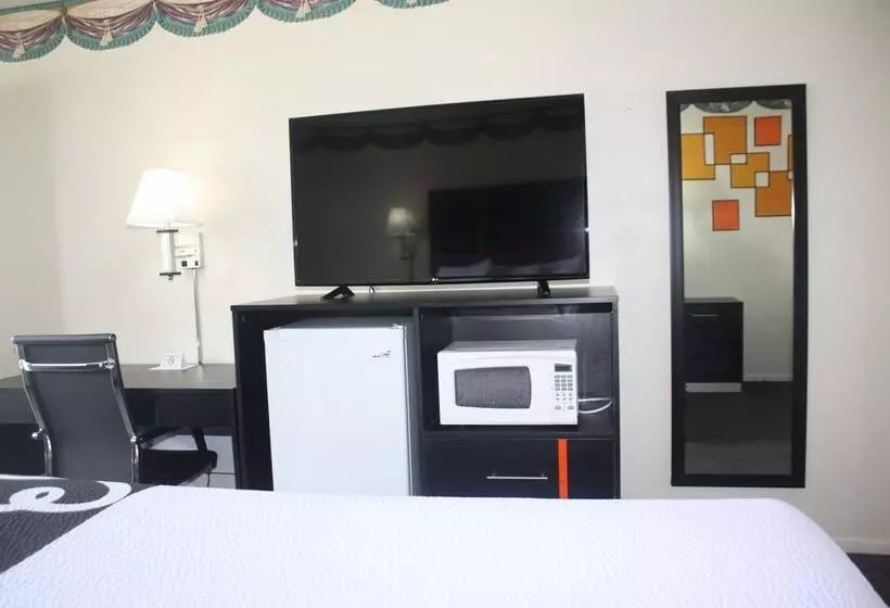 فندق Chaparral Motor Inn