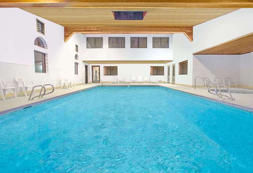 Hotel Days Inn & Suites By Wyndham Red Rockgallup