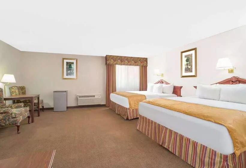 فندق Days Inn & Suites By Wyndham Red Rockgallup